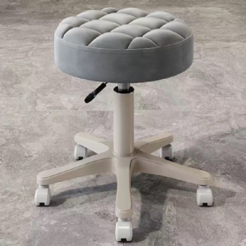 Pulley rotates to lift round stool