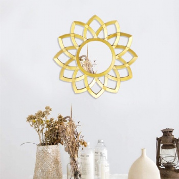 Flower-shaped gold wall-mounted mirror