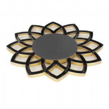 Flower-shaped gold wall-mounted mirror