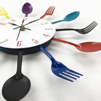 Creative metal cutlery wall clock