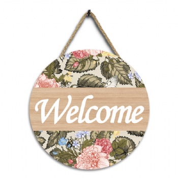 Round welcome wooden tags