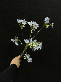 Artificial small flowers