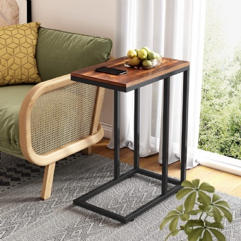 Simple corner table